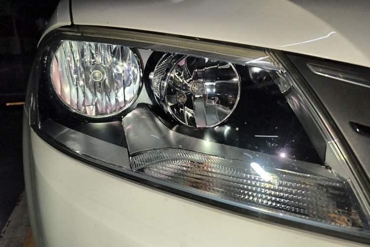 Used Volkswagen Lavida 2013 Revised Version 1.4 TSI DSG Comfort Edition Right Front Headlight