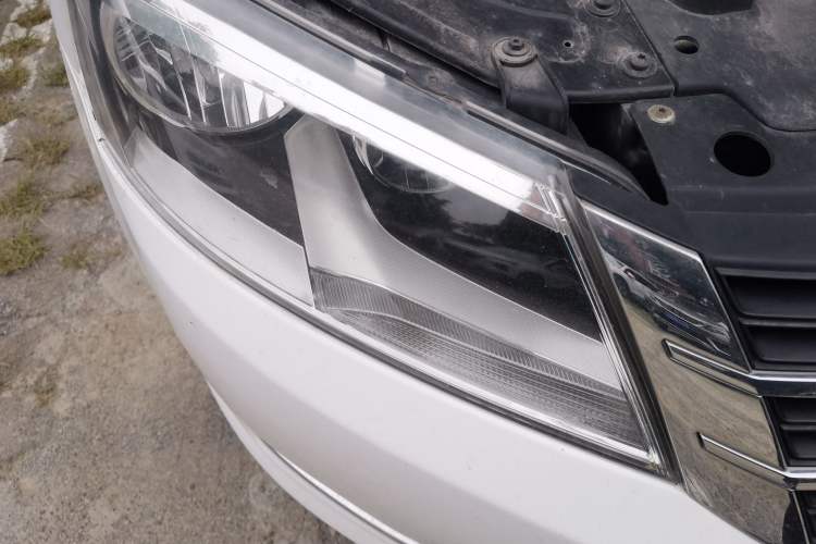 Used Volkswagen Lavida 2013 Restyled Classic 1.6L Automatic Comfort Edition Right Front Headlight