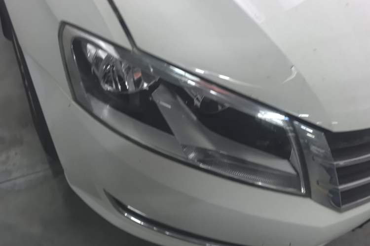 Used Volkswagen Lavida 2013 Revised Version 1.4 TSI DSG Comfort Edition Right Front Headlight