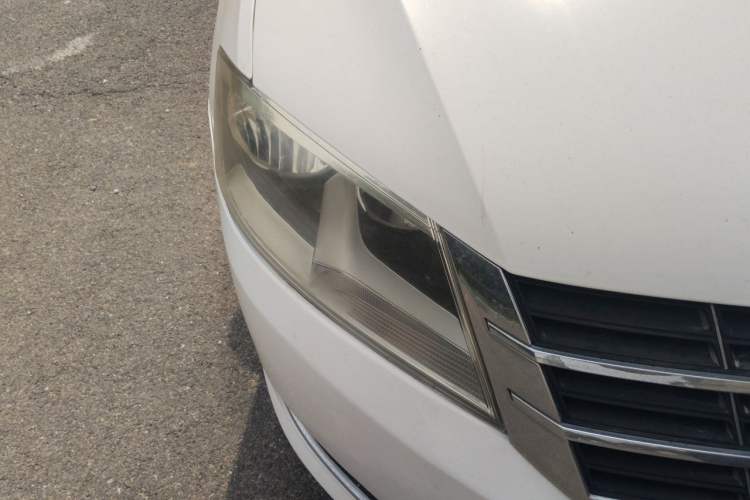 Used Volkswagen Lavida 2013 Restyled Classic 1.6L Automatic Comfort Edition Right Front Headlight