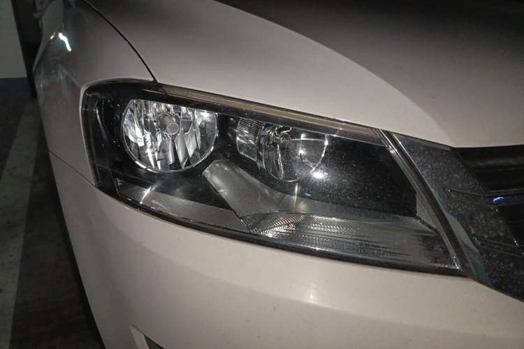 Used Volkswagen Lavida 2013 Revised Version 1.4 TSI DSG Comfort Edition Right Front Headlight