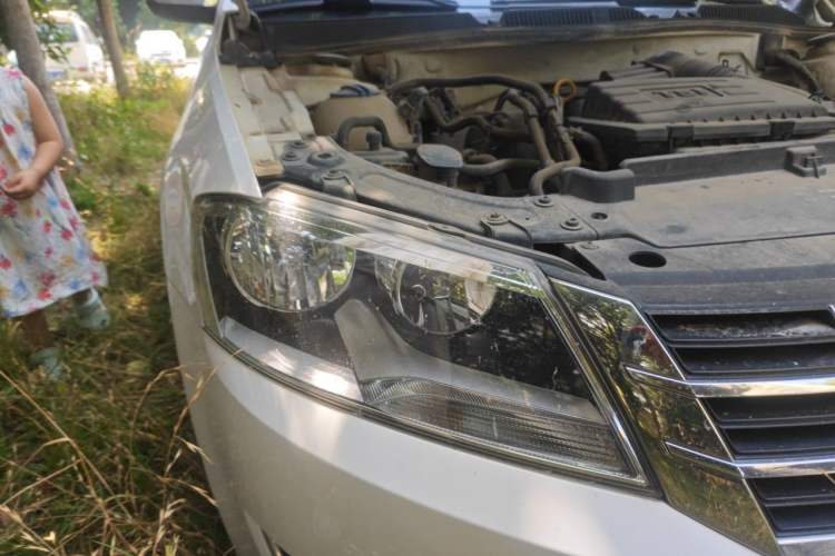 Used Volkswagen Lavida 2013 Revised Version 1.4 TSI Manual Comfort Edition Right Front Headlight