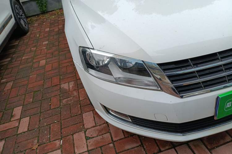 Used Volkswagen Lavida 2013 Restyled Classic 1.6L Automatic Comfort Edition Right Front Headlight
