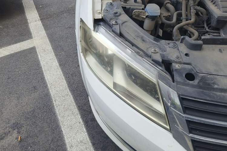 Used Volkswagen Lavida 2013 Revised Version 1.4 TSI DSG Comfort Edition Right Front Headlight