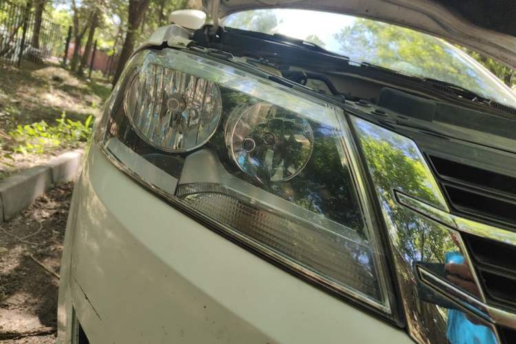 Used Volkswagen Lavida 2013 Restyled Classic 1.6L Automatic Comfort Edition Right Front Headlight