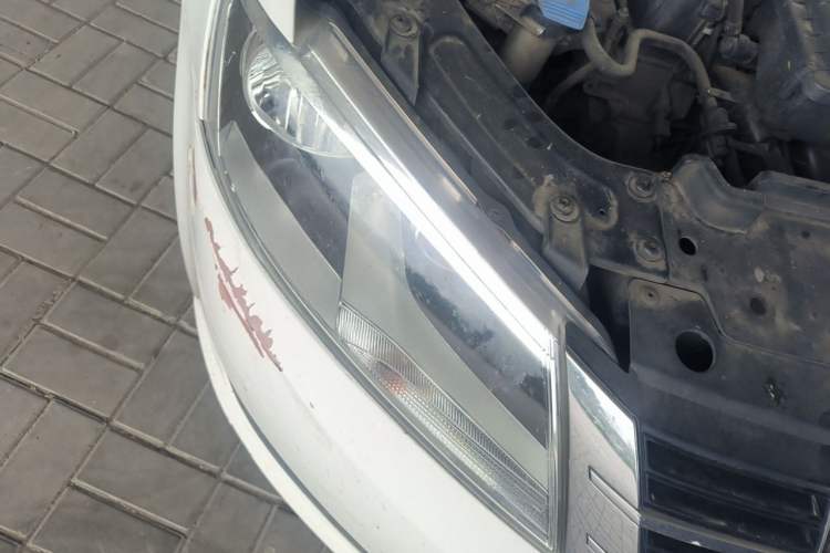 Used Volkswagen Lavida 2013 Restyled Classic 1.6L Automatic Comfort Edition Right Front Headlight