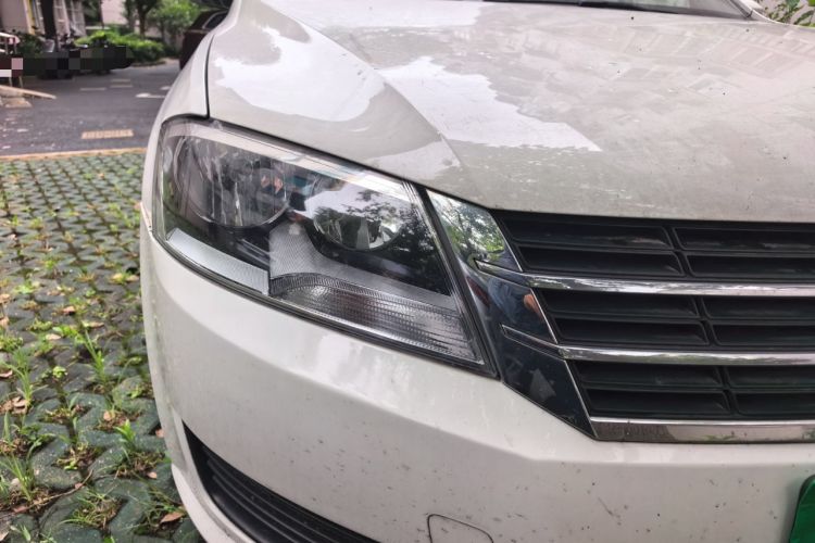 Used Volkswagen Lavida 2013 Revised Classic 1.6L Automatic Fashion Edition Right Front Headlight
