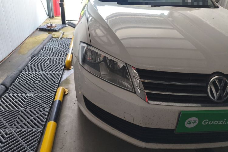 Used Volkswagen Lavida 2013 Revised Classic 1.6L Automatic Fashion Edition Right Front Headlight