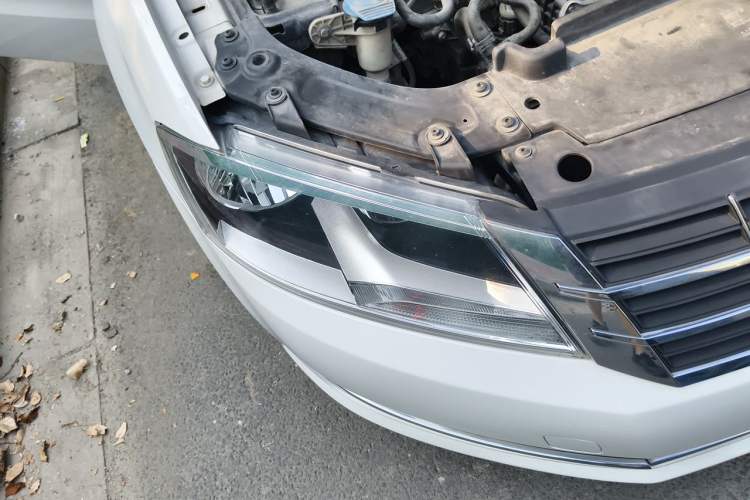 Used Volkswagen Lavida 2013 Revised Version 1.4 TSI DSG Comfort Edition Right Front Headlight