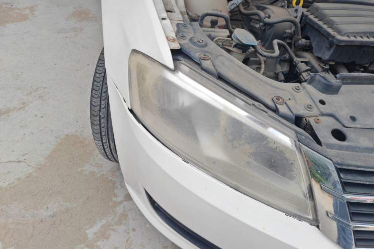 Used Volkswagen Lavida 2013 Revised Classic 1.6L Automatic Fashion Edition Right Front Headlight