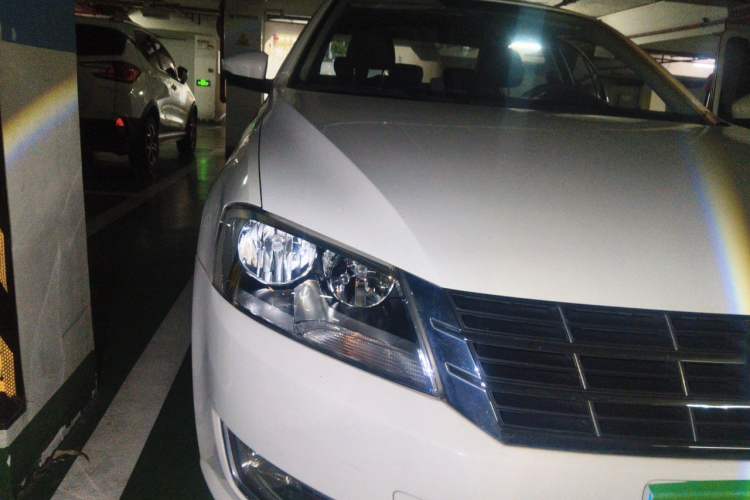 Used Volkswagen Lavida 2013 Restyled Classic 1.6L Automatic Comfort Edition Right Front Headlight
