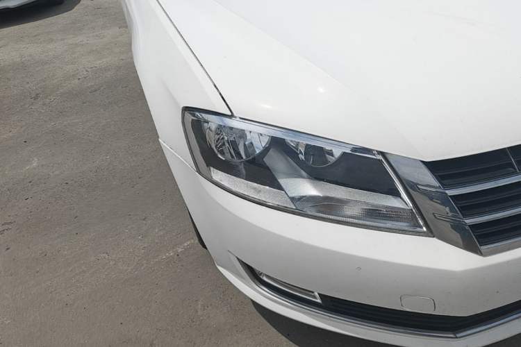 Used Volkswagen Lavida 2013 Restyled Classic 1.6L Automatic Comfort Edition Right Front Headlight