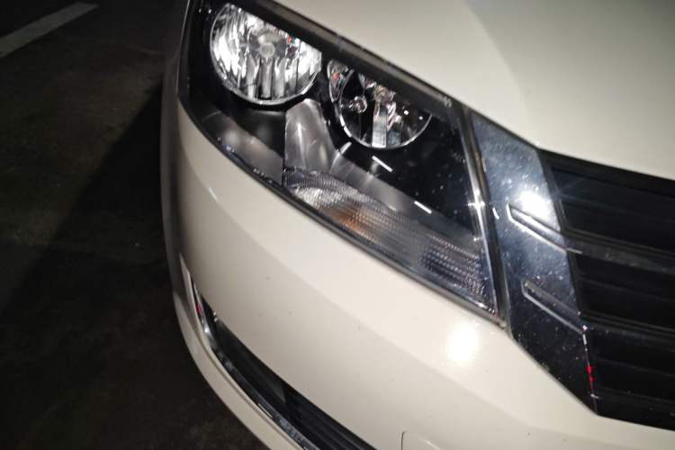 Used Volkswagen Lavida 2013 1.4TSI DSG Comfort Edition Right Front Headlight