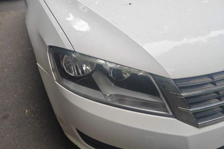 Used Volkswagen Lavida 2013 Revised Classic 1.6L Automatic Fashion Edition Right Front Headlight