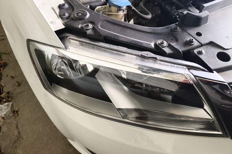 Used Volkswagen Lavida 2013 Restyled Classic 1.6L Automatic Comfort Edition Right Front Headlight