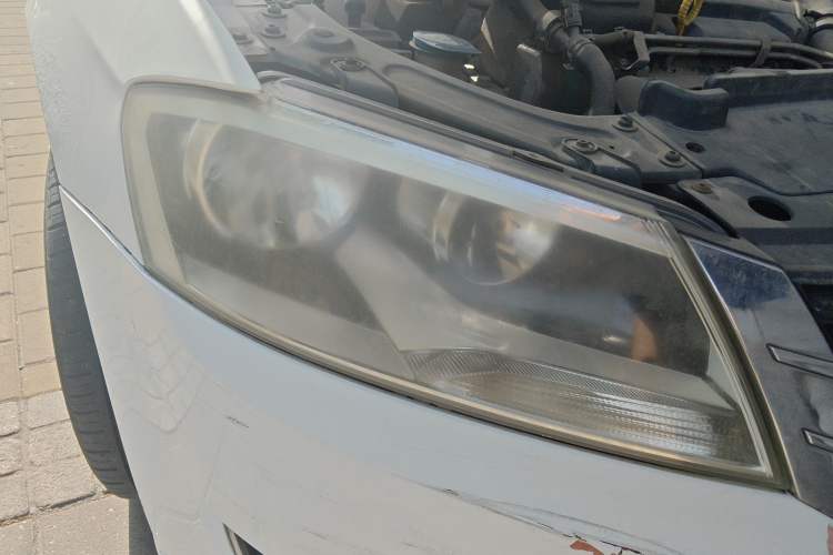 Used Volkswagen Lavida 2013 1.4TSI DSG Comfort Edition Right Front Headlight