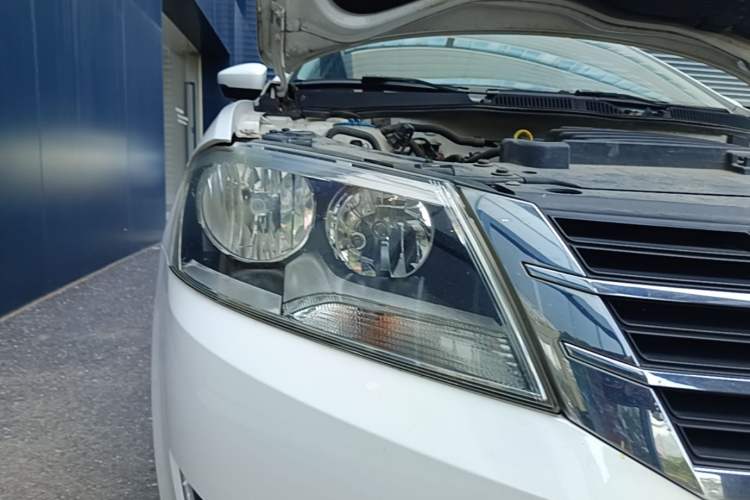 Used Volkswagen Lavida 2013 Restyled Classic 1.6L Automatic Comfort Edition Right Front Headlight