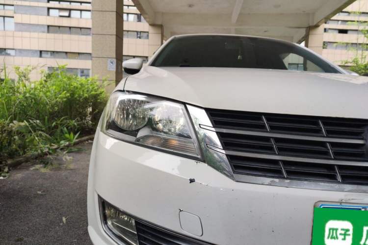 Used Volkswagen Lavida 2013 1.6L Automatic Comfort Edition Right Front Headlight