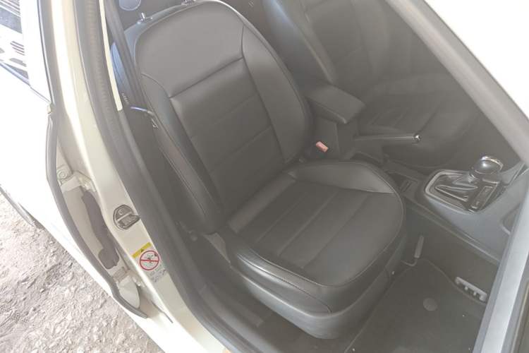 Used Volkswagen Lavida 2013 Restyled Classic 1.6L Automatic Comfort Edition Right Front Seat