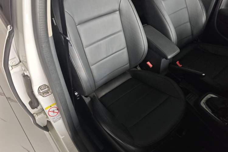 Used Volkswagen Lavida 2013 Restyled Classic 1.6L Automatic Comfort Edition Right Front Seat