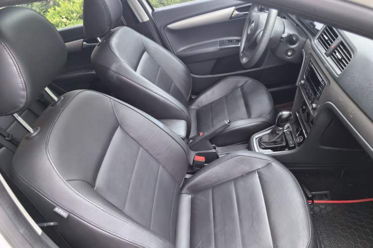 Used Volkswagen Lavida 2013 Restyled Classic 1.6L Automatic Comfort Edition Right Front Seat