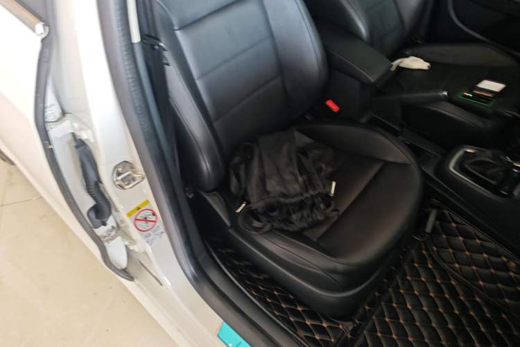Used Volkswagen Lavida 2013 Restyled Classic 1.6L Automatic Comfort Edition Right Front Seat