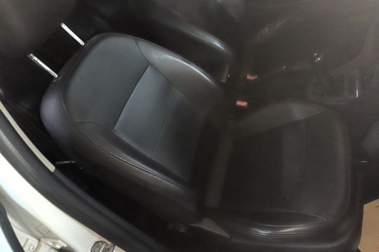 Used Volkswagen Lavida 2013 Revised Classic 1.6L Manual Fashion Edition Right Front Seat