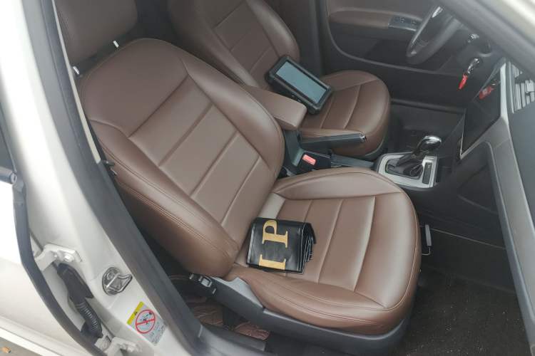 Used Volkswagen Lavida 2013 Revised Classic 1.6L Automatic Fashion Edition Right Front Seat