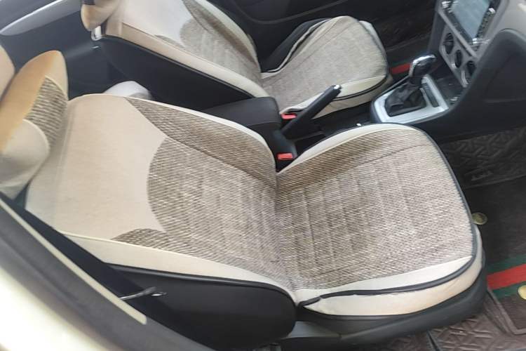 Used Volkswagen Lavida 2013 Revised Classic 1.6L Automatic Fashion Edition Right Front Seat