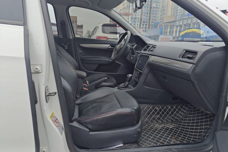 Used Volkswagen Lavida 2013 Revised Classic 1.6L Automatic Fashion Edition Right Front Seat