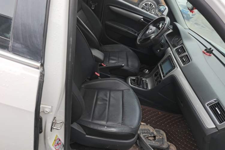 Used Volkswagen Lavida 2013 Restyled Classic 1.6L Manual Comfort Edition Right Front Seat