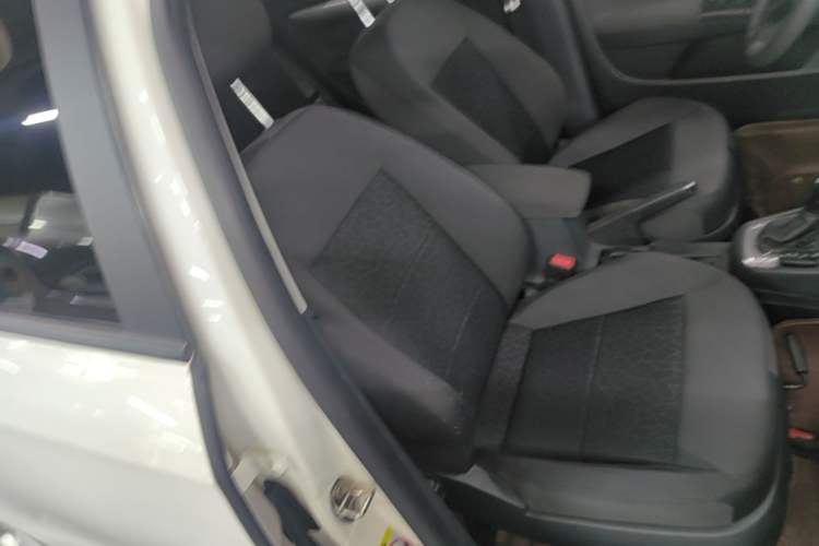 Used Volkswagen Lavida 2013 Revised Classic 1.6L Automatic Fashion Edition Right Front Seat