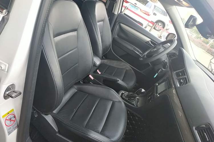 Used Volkswagen Lavida 2013 Revised Version 1.4 TSI DSG Comfort Edition Right Front Seat