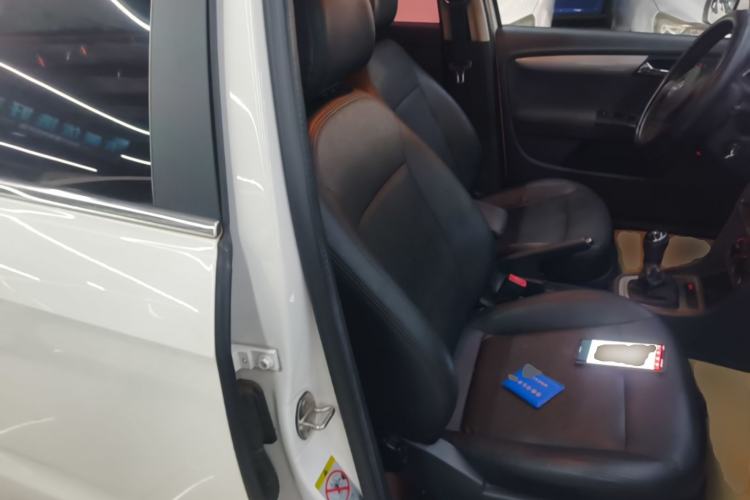 Used Volkswagen Lavida 2013 Revised Classic 1.6L Manual Fashion Edition Right Front Seat