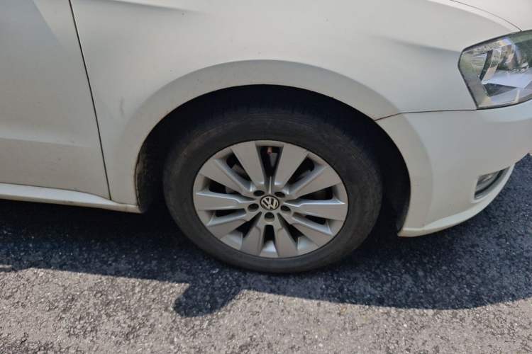 Used Volkswagen Lavida 2013 Restyled Classic 1.6L Automatic Comfort Edition Right Front Wheel Hub