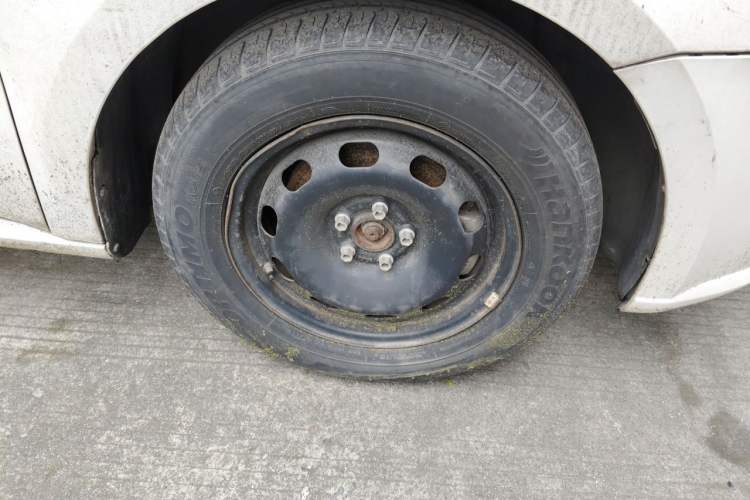 Used Volkswagen Lavida 2013 1.6L Manual Fashion Edition Right Front Wheel Hub