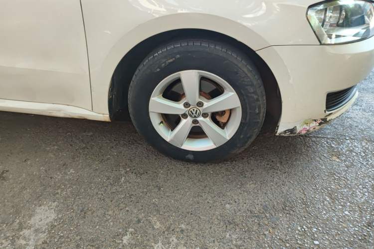 Used Volkswagen Lavida 2013 Classic 1.6L Manual Fashion Edition Right Front Wheel Hub