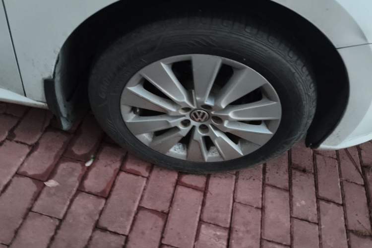 Used Volkswagen Lavida 2013 Restyled Classic 1.6L Automatic Comfort Edition Right Front Wheel Hub