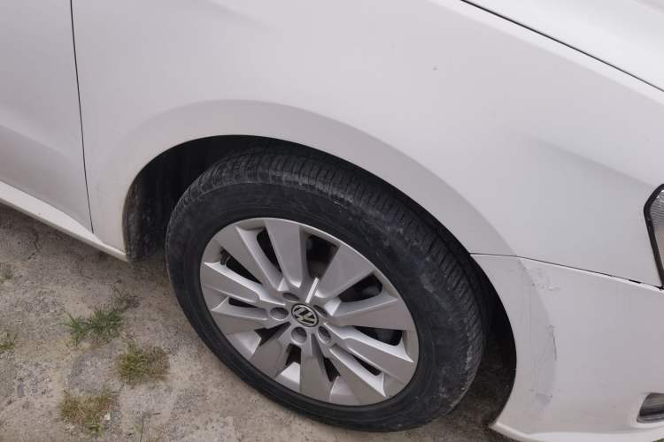 Used Volkswagen Lavida 2013 Restyled Classic 1.6L Automatic Comfort Edition Right Front Wheel Hub