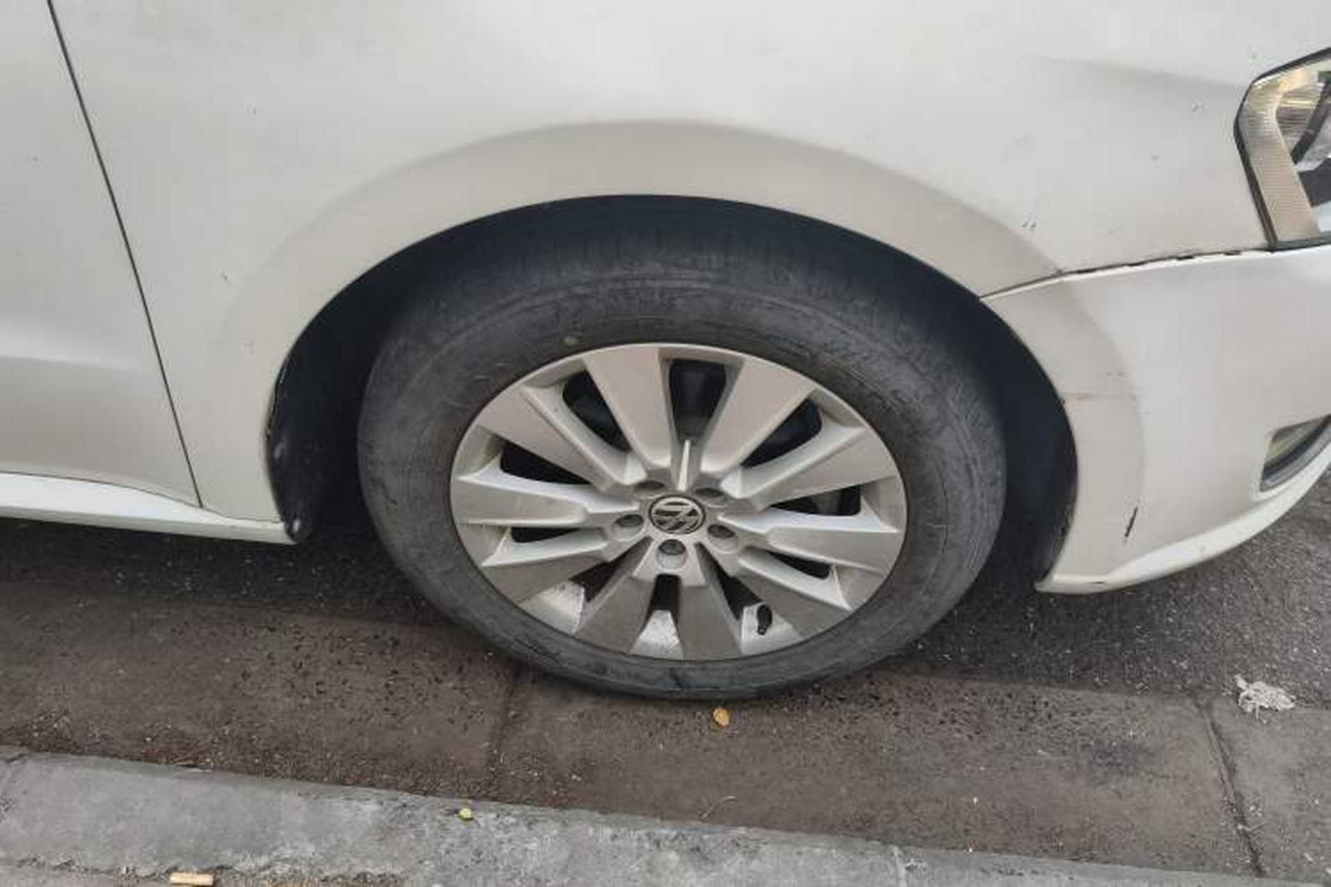 Used Volkswagen Lavida 2013 Restyled Classic 1.6L Manual Comfort Edition Right Front Wheel Hub