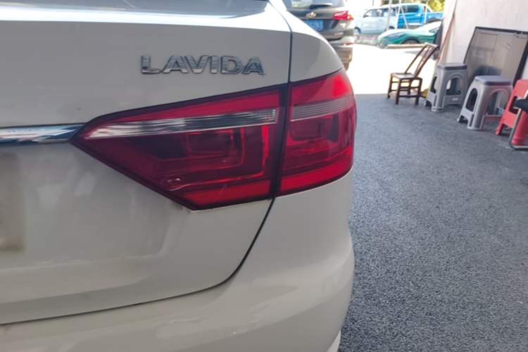 Used Volkswagen Lavida 2013 Revised Classic 1.6L Automatic Fashion Edition Right Rear Taillight