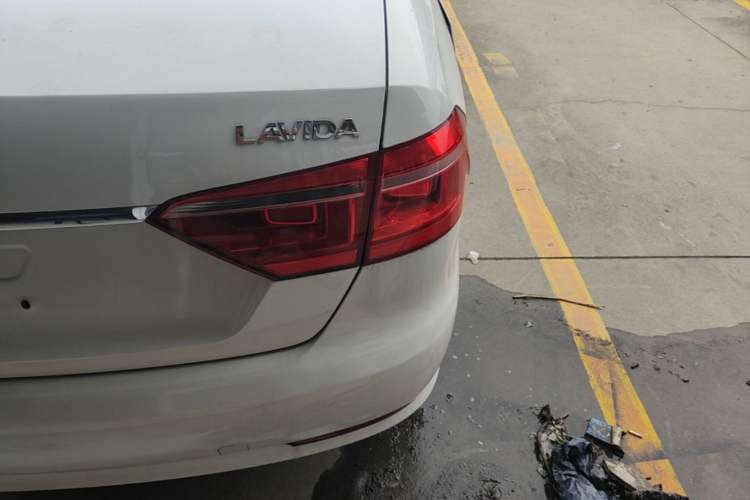 Used Volkswagen Lavida 2013 Revised Classic 1.6L Automatic Fashion Edition Right Rear Taillight