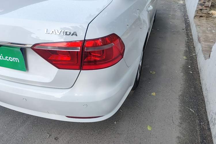 Used Volkswagen Lavida 2013 Revised Classic 1.6L Automatic Fashion Edition Right Rear Taillight