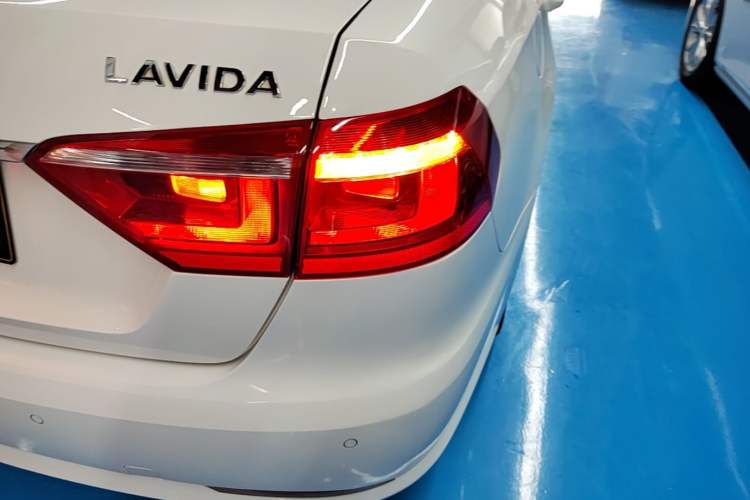 Used Volkswagen Lavida 2013 Restyled Classic 1.6L Automatic Comfort Edition Right Rear Taillight