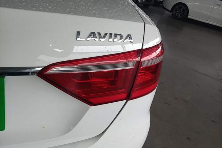 Used Volkswagen Lavida 2013 Revised Classic 1.6L Automatic Fashion Edition Right Rear Taillight