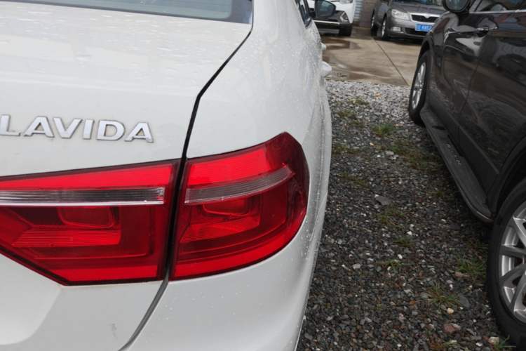 Used Volkswagen Lavida 2013 Restyled Classic 1.6L Manual Comfort Edition Right Rear Taillight