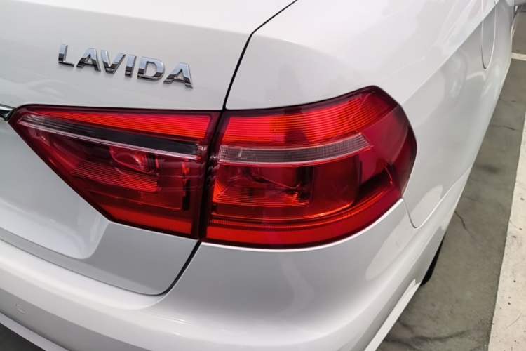 Used Volkswagen Lavida 2013 Restyled Classic 1.6L Automatic Comfort Edition Right Rear Taillight