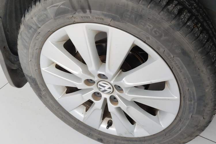 Used Volkswagen Lavida 2013 Restyled Classic 1.6L Automatic Comfort Edition Right Rear Wheel Hub