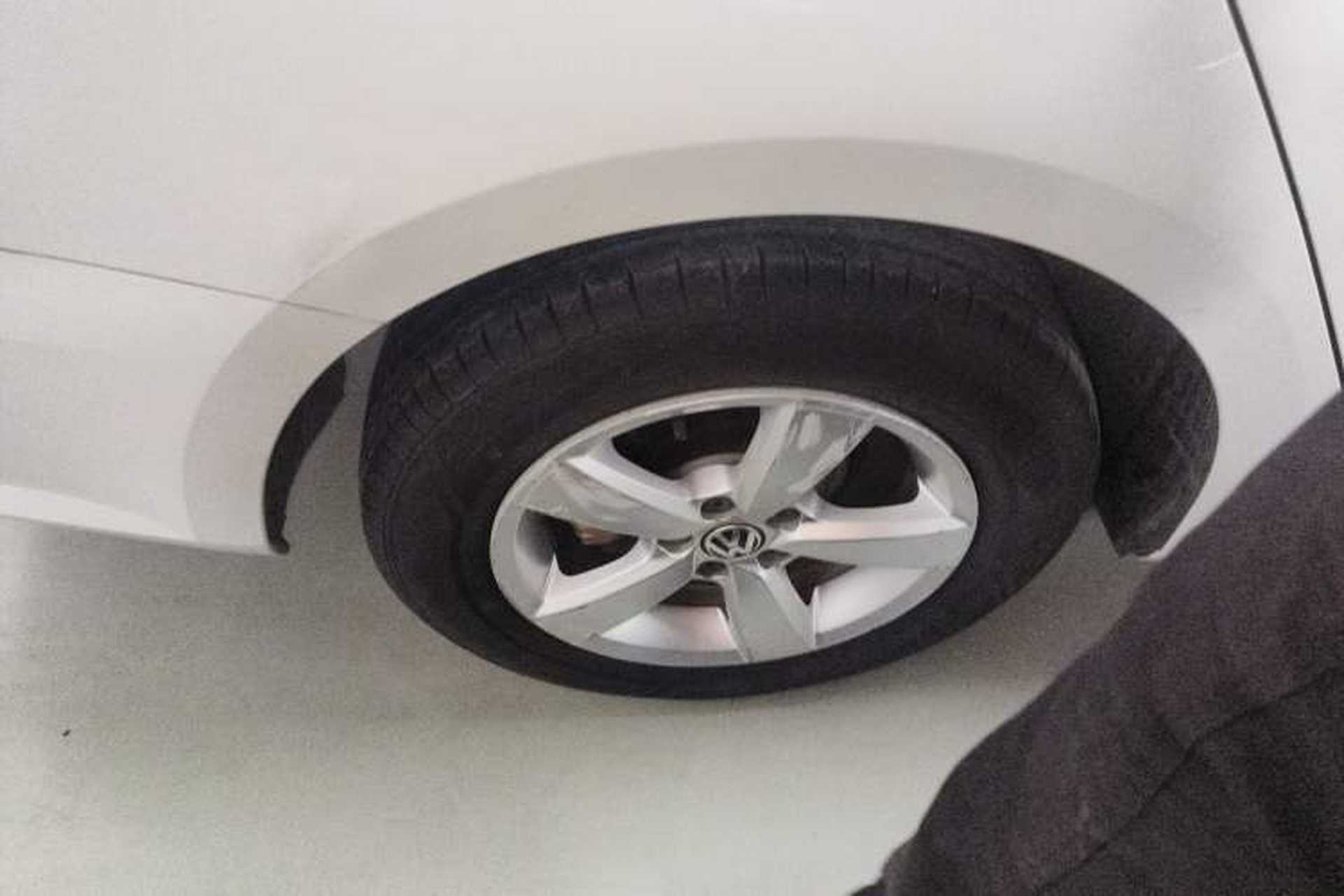 Used Volkswagen Lavida 2013 Revised Classic 1.6L Automatic Fashion Edition Right Rear Wheel Hub