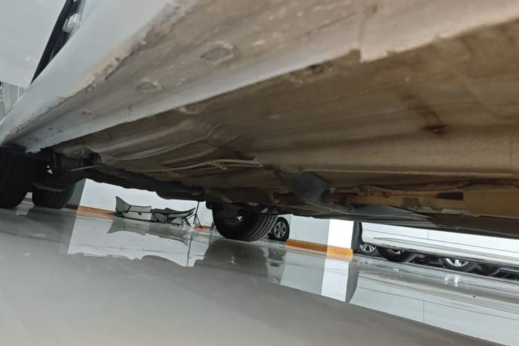 Used Volkswagen Lavida 2013 Restyled Classic 1.6L Automatic Comfort Edition Right Side Sill